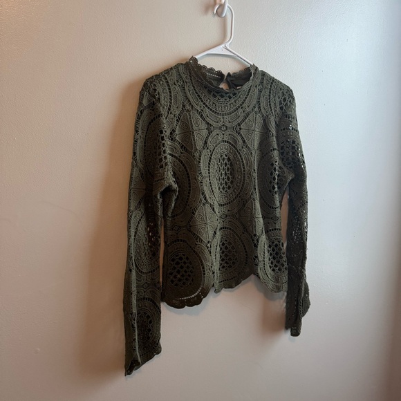 Ultra Pink Olive Crochet Top - Picture 3 of 8